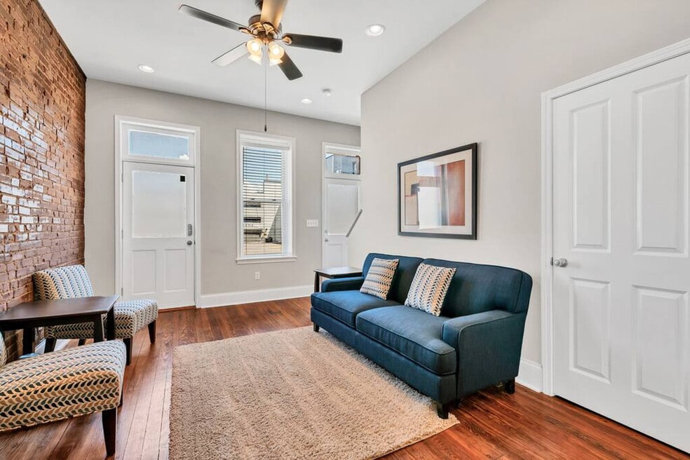 925 S Sarah St unit ID1031827P, Saint Louis, MO 63110 - photo 1