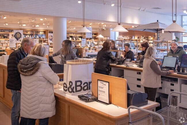 Crate & Barrel in Kildeer's Deer Park Town Center is extremely busy around lunchtime.