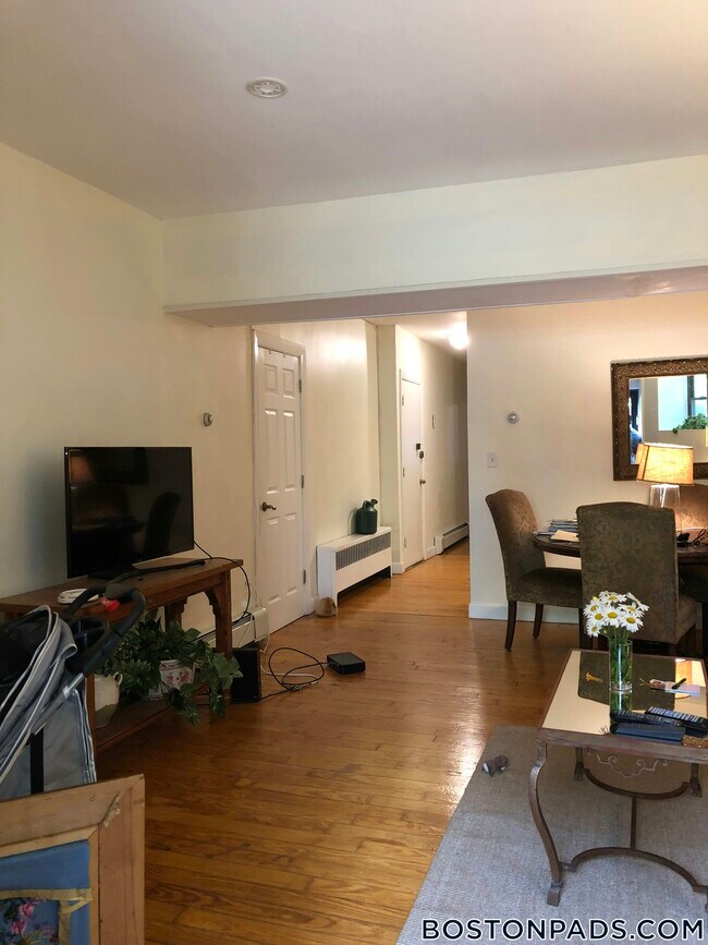 1728 Beacon St unit B, Brookline, MA 02445 - photo 6