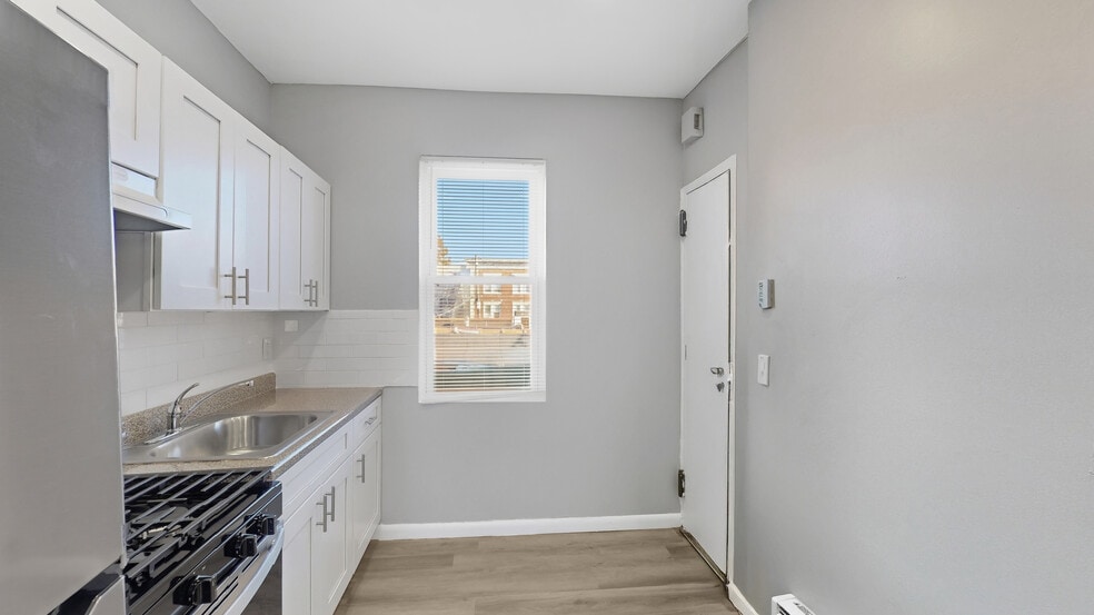 972 Mclean Ave unit 2R, Yonkers, NY 10704 - photo 1