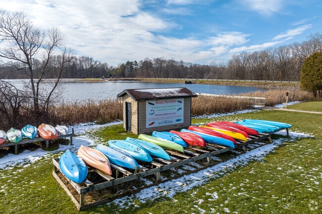 Rent a boat for a few hours of relaxation at Metamora-Hadley Recreation Area.