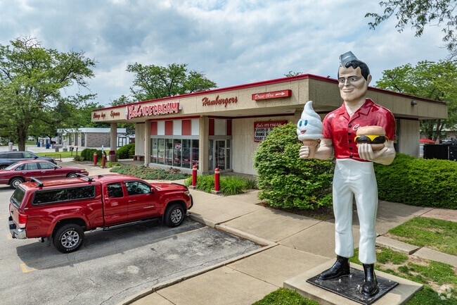 Carl’s Ice Cream in Parkside serves classic diner food, including hamburgers and sundaes.