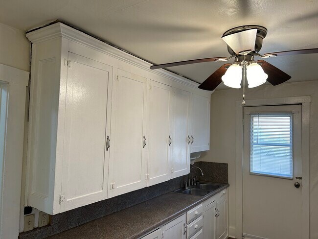 307 N 4th St unit 12, Hannibal, MO 63401 - photo 6