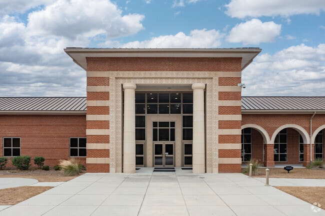 Richmond Hill Middle School serves students from the Richmond Hill area.