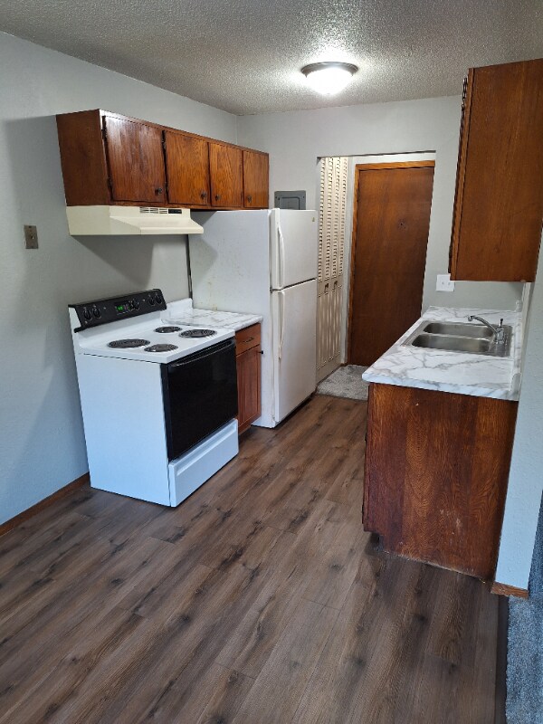 1676 English St unit 303, Saint Paul, MN 55106 - photo 2