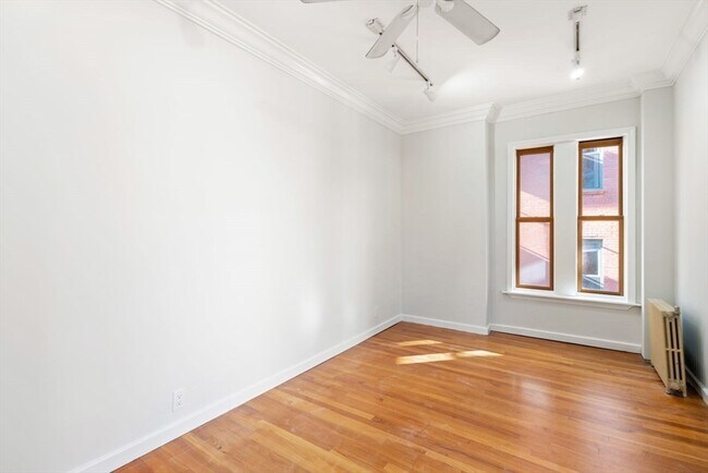 11 Cazenove St unit 406, Boston, MA 02116 - photo 7