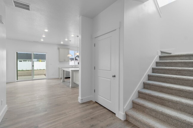 2409 W 2950 N, Farr West, UT 84404 - photo 4