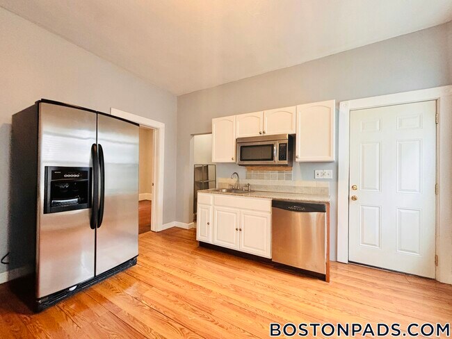 52 Harvest St unit 1, Dorchester, MA 02125 - photo 6