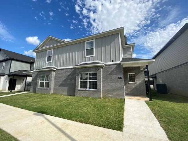 919 S Rupple Rd unit 919-1, Fayetteville, AR 72704 - photo 2