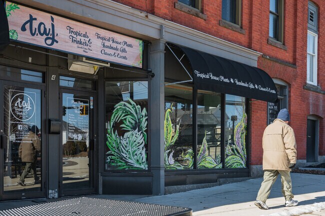 Within a mile is Downtown Milbury with more shops and restaurants.