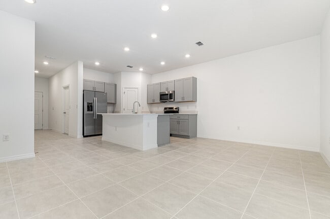 174 River Front Way, Edgewater, FL 32141 - photo 3