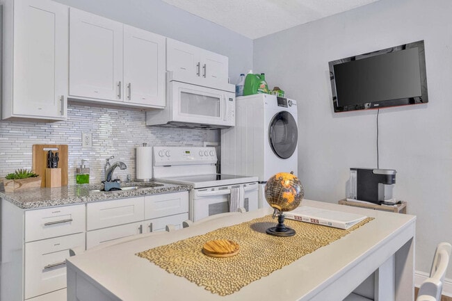 3317 W St Conrad St unit ID1324834P, Tampa, FL 33607 - photo 7