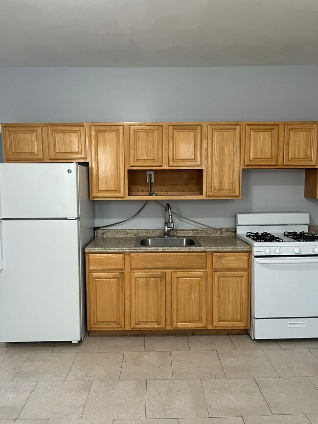 41 W 54th St unit 2R, Bayonne, NJ 07002 - photo 5