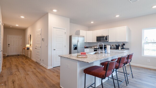 6011 Bemiss Towns Dr unit 36208721, Valdosta, GA 31605 - photo 4