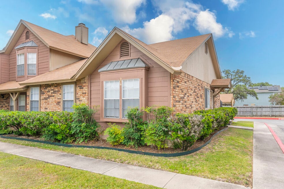 10254 Dover Ridge unit 206, San Antonio, TX 78250 - photo 1