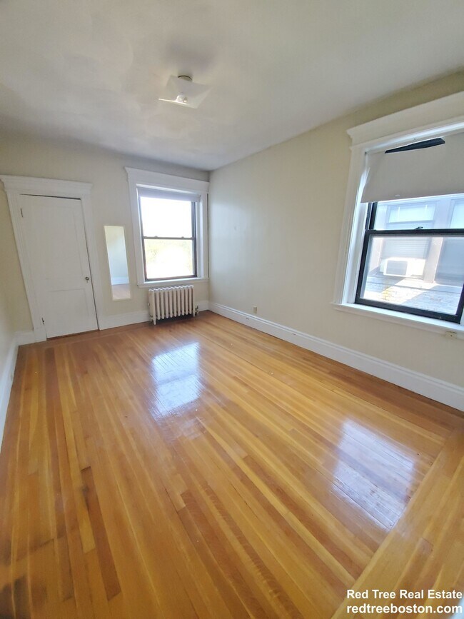 1688 Beacon St unit 20, Brookline, MA 02446 - photo 4