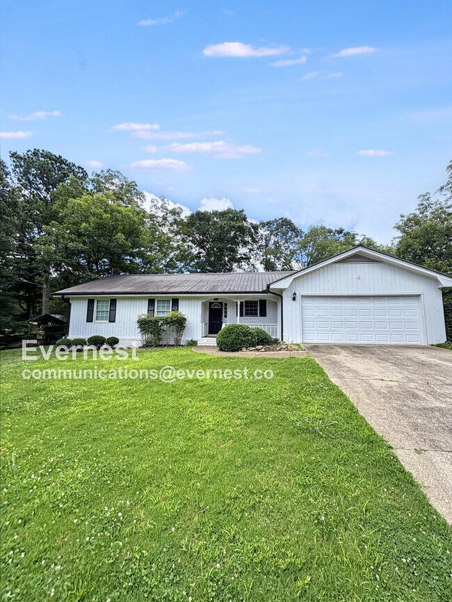 549 Greenview Ave SE, Conyers, GA 30094