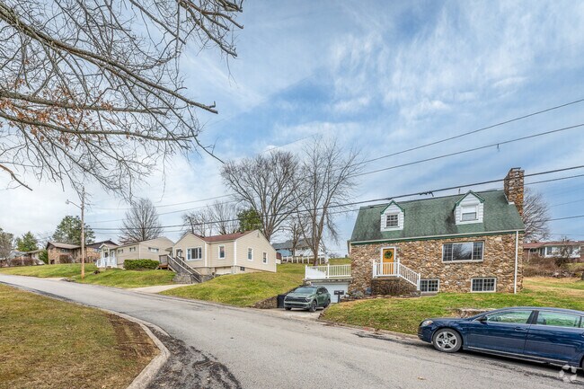 The Garden Village section of Fairmont is home to midcentury designs.
