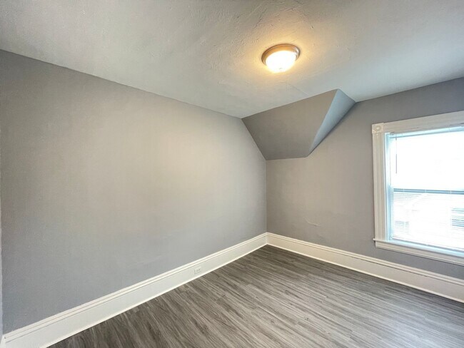 357 Wilson St unit 3, Manchester, NH 03103 - photo 6