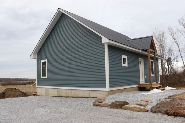 1785 Kellogg Rd, Saint Albans City, VT 05478 - photo 2