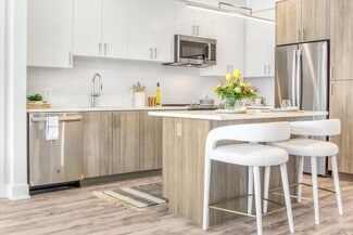 925 S Glebe Rd, Arlington, VA 22204
