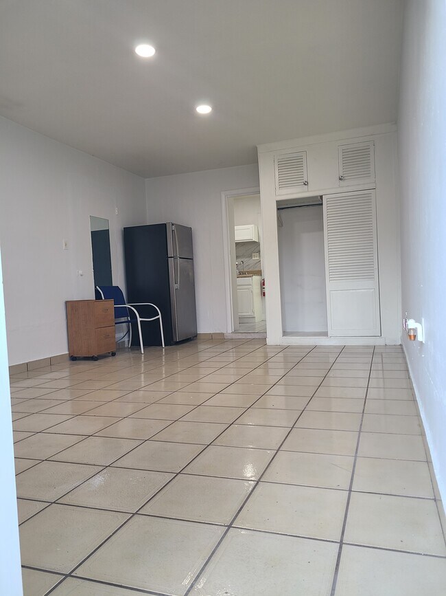 8126 W 15th Ave unit B, Hialeah, FL 33014 - photo 4