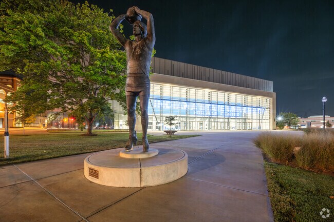 Union Hospital residents head to the Hulman Center to cheer on the Indiana State Sycamores.