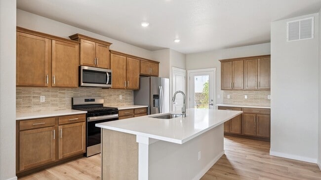 28691 E 8th Ave, Watkins, CO 80137 - photo 2