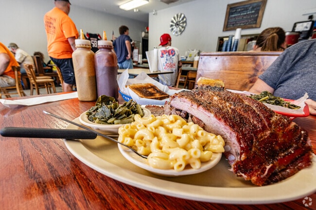Cousin Willie's Smokehouse platter will satisfy your barbecue cravings without leaving Baldwin.