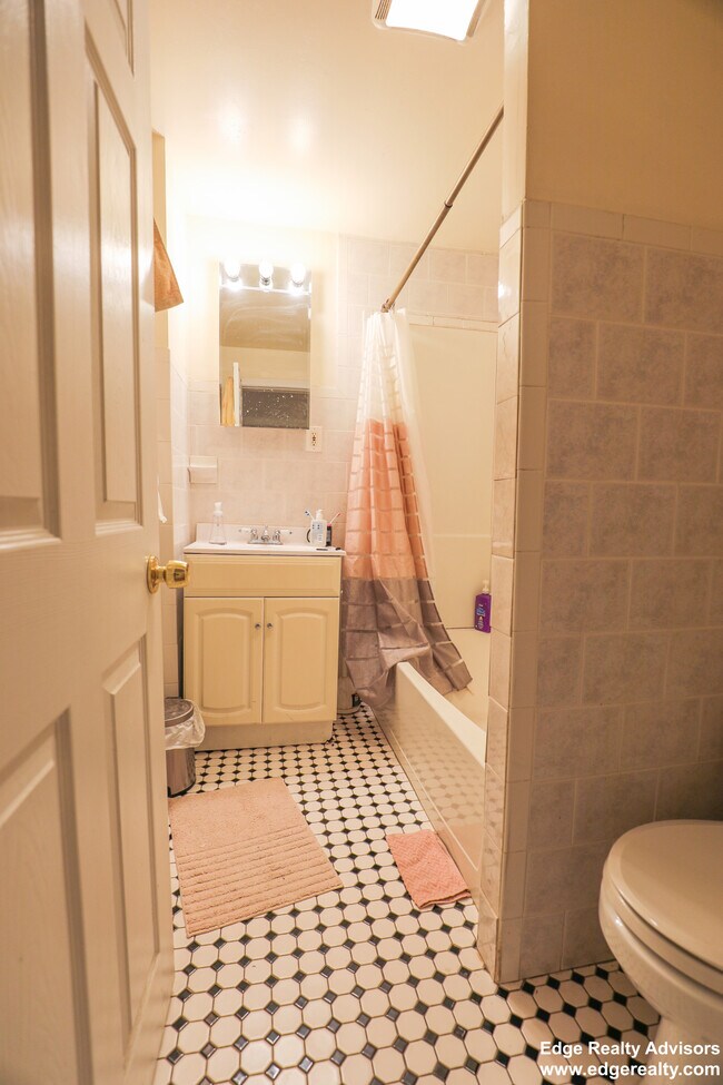 66 Egmont St unit 4, Brookline, MA 02446 - photo 3