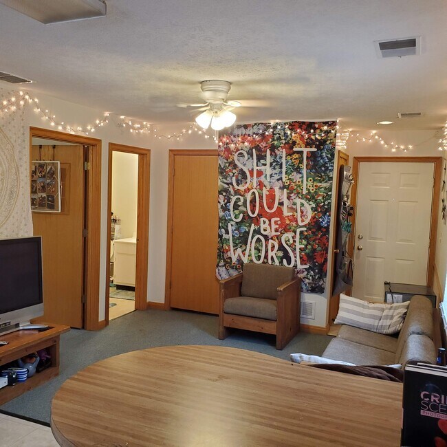 724 Weaver St unit B, Morgantown, WV 26505 - photo 3