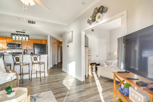 10315 Gulf Blvd unit 304, Treasure Island, FL 33706 - photo 5