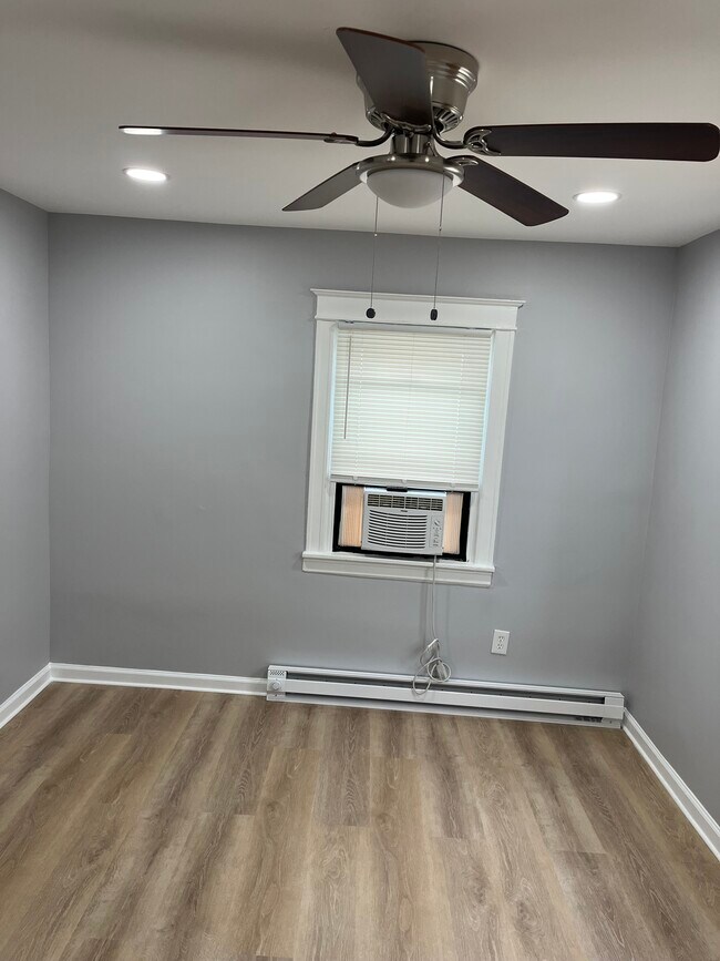 257 E Cliveden St unit 2, Philadelphia, PA 19119 - photo 4