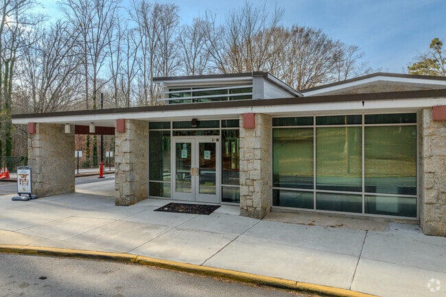 Beecher Hills Elementary School receives a C+ from Niche and 6 from GreatSchools.