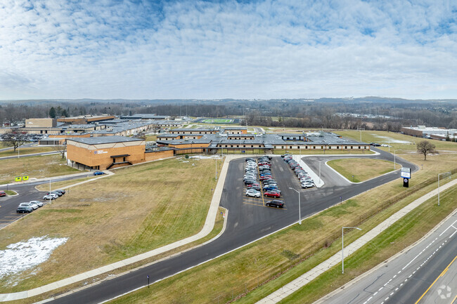 Pontiac Middle School campus view.