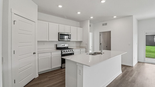 6288 Redwood Trail, Wonder Lake, IL 60097 - photo 2