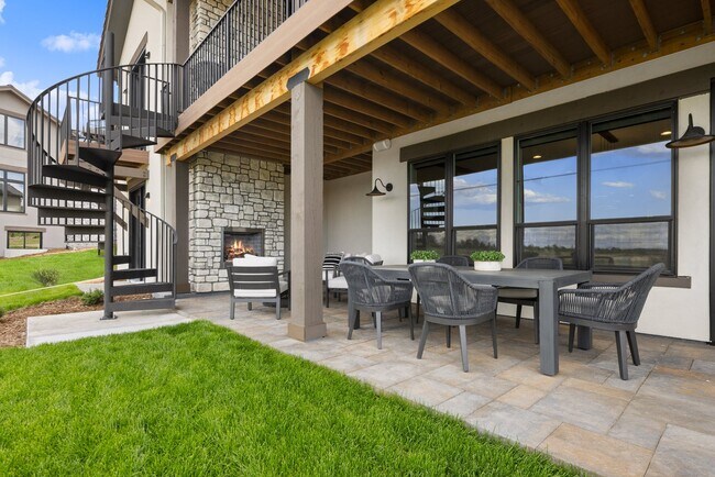 8033 Golden Bear Ln unit 36860557, Castle Rock, CO 80108 - photo 2