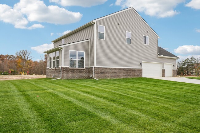 26758 Starters Way, South Lyon, MI 48178 - photo 4