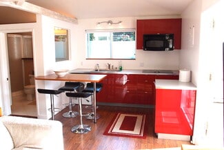 279 E 20th St, Costa Mesa, CA 92627