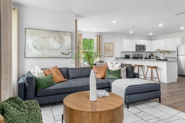 6011 Hidden Knoll Ct, Crestview, FL 32539 - photo 2