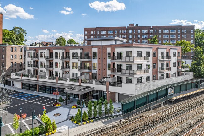 70 Pier by GDC, Yonkers, NY 10705 - photo 5