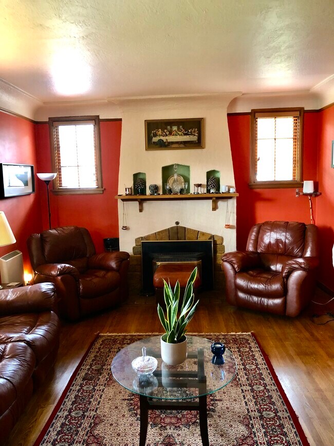 1924 SE 139th Ave Unit Room 3, Portland, OR 97233
