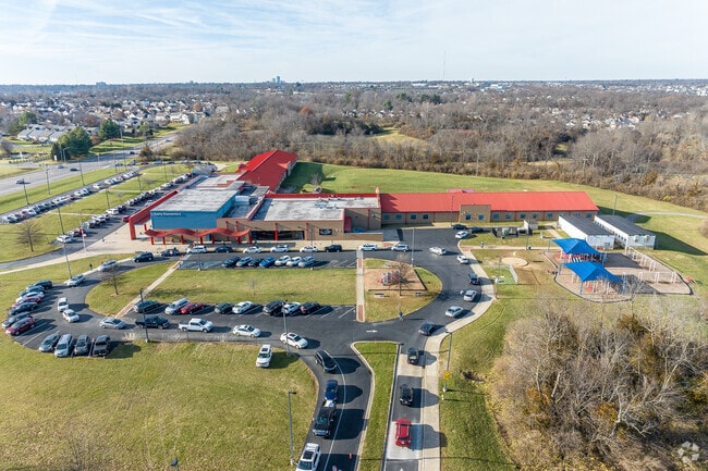 The student population of Liberty Elementary is 725 and the school serves K-5.