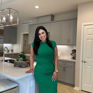 Daisy Flores