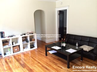 349 Pleasant St Unit B3-2, Malden, MA 02148