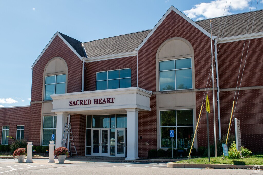 Sacred Heart Elementary School serves students in the Valley Park community.