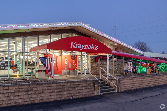 Bright colorful entrance to Kraynak's in Hermitage.
