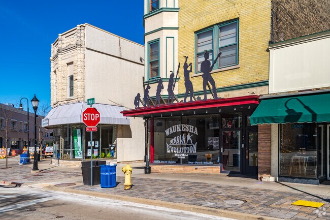 The shops and restaurants of downtown Waukesha are minutes from Waukesha Village.