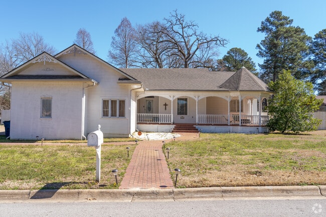 Victorian-style homes add charm to the neighborhood in Henderson.