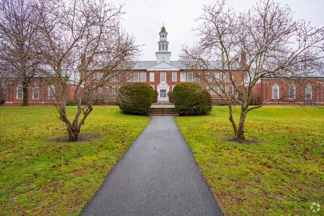 Mary Lee Burbank School in Belmont has an overall grade of A+ on Niche.